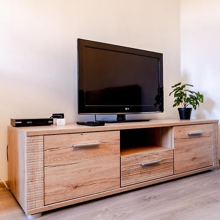 Contact Free Apartments With Free Parking Tallinn Exterior photo