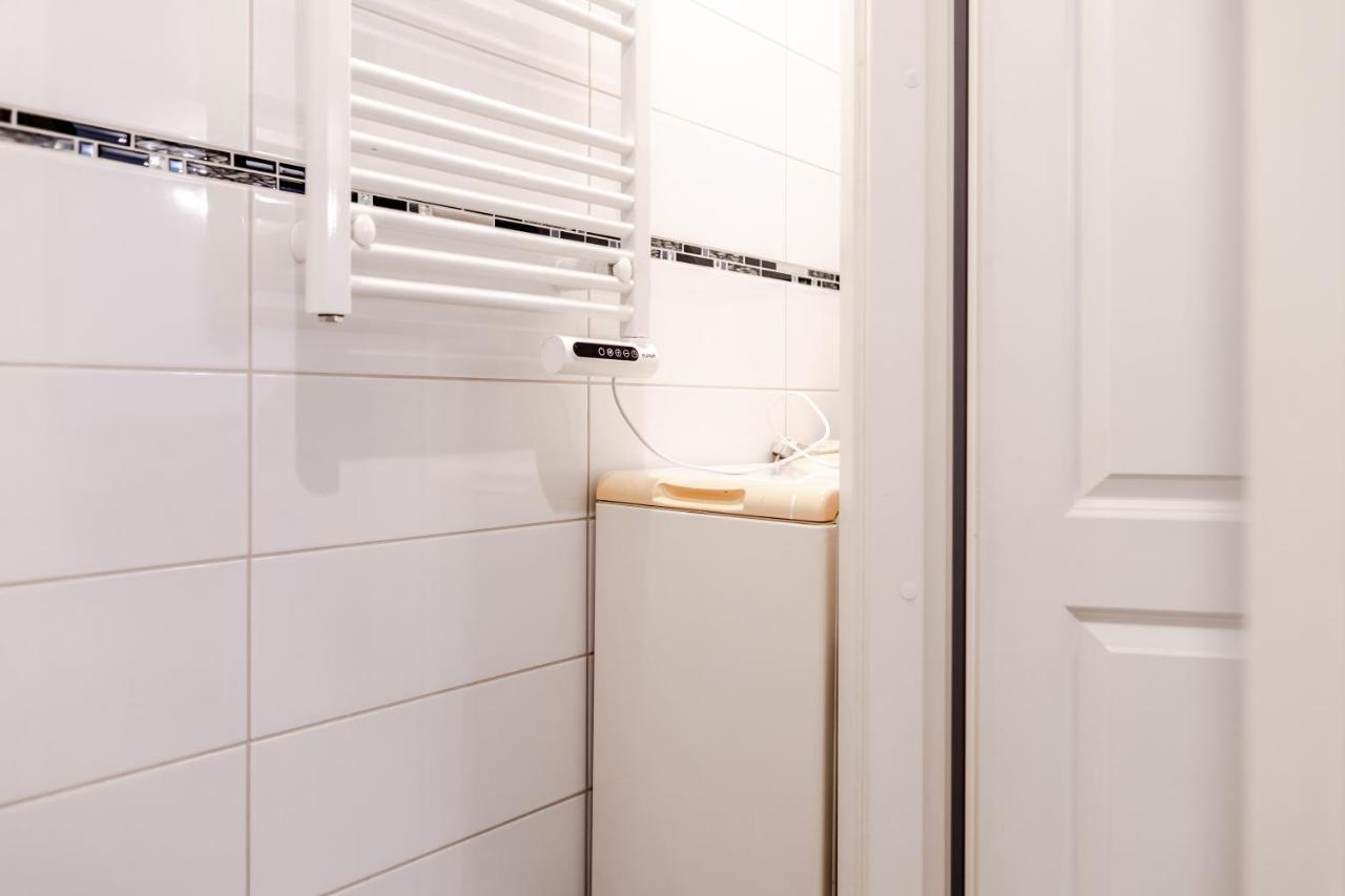 Contact Free Apartments With Free Parking Tallinn Exterior photo