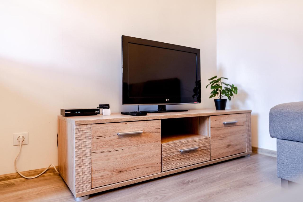 Contact Free Apartments With Free Parking Tallinn Exterior photo