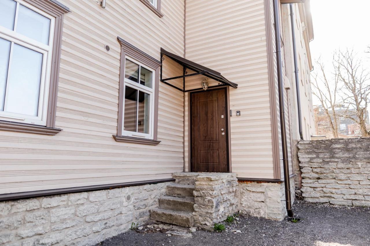 Contact Free Apartments With Free Parking Tallinn Exterior photo