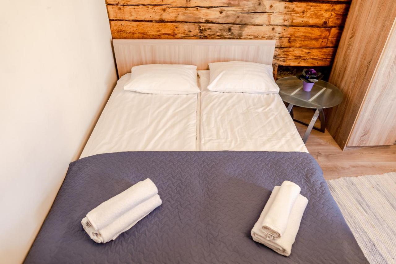 Contact Free Apartments With Free Parking Tallinn Exterior photo