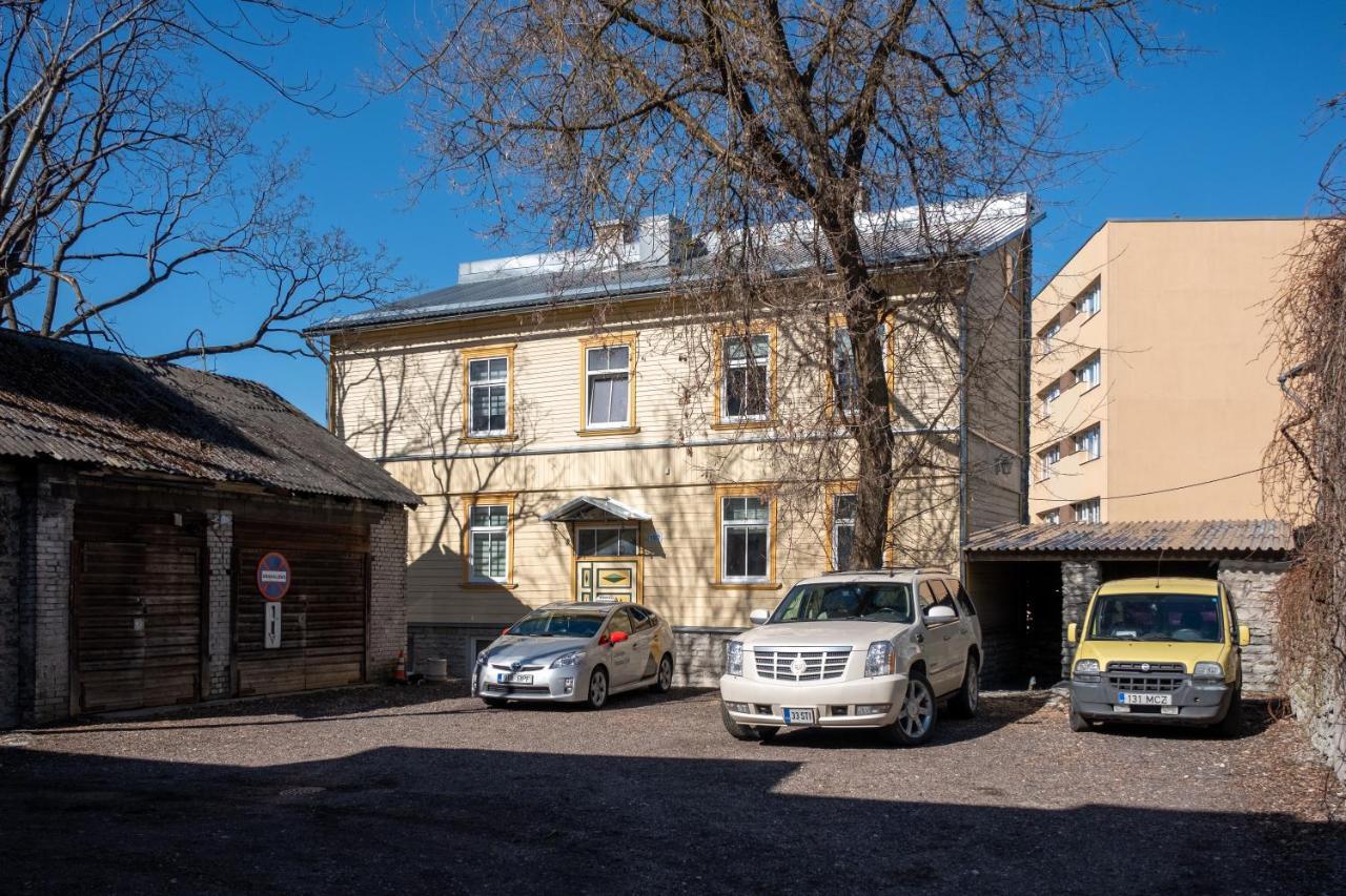 Contact Free Apartments With Free Parking Tallinn Exterior photo