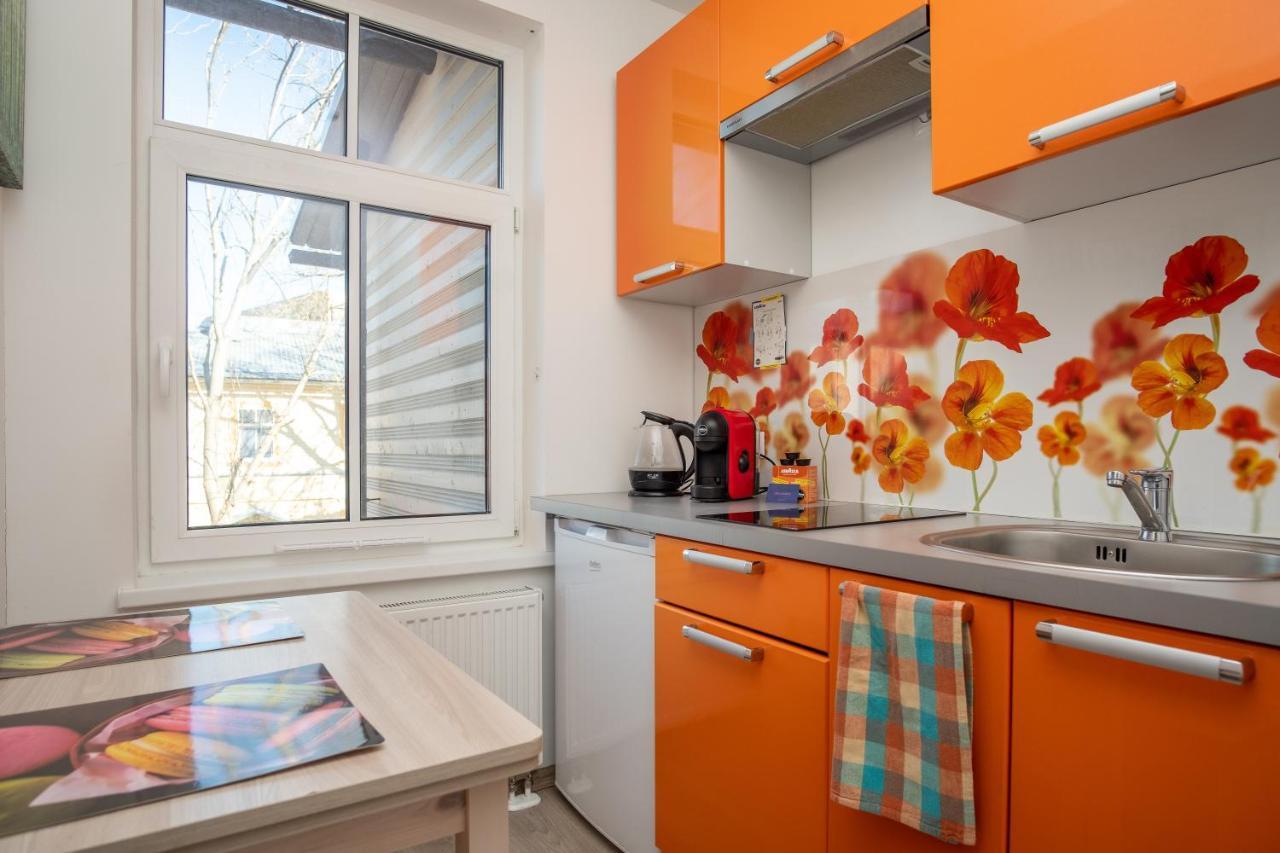 Contact Free Apartments With Free Parking Tallinn Exterior photo